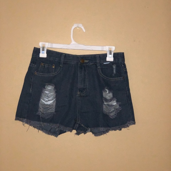 Ripped denim shorts - Picture 3 of 3